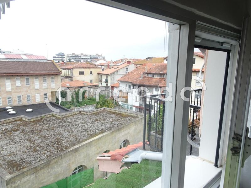Foto 51f5cbe2-139c-44f4-bec1-cc18191824c2. Rent flat with heating in Centro Laredo