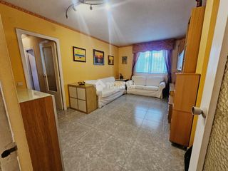 Flat in Fuentebella-San Fermín-El Leguario. Piso en venta en parla