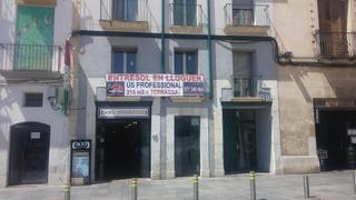 Rent Business premise in Carrer de la presó 9. Entresuelo en centro comercial del pallol