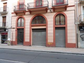 Rent Business premise in Centre. Local grandes dimensiones