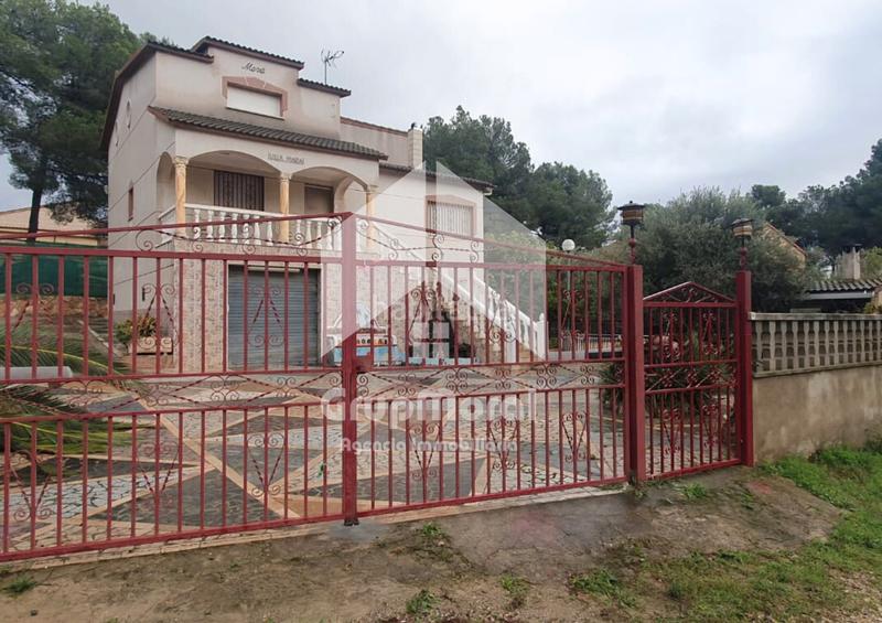 Foto 0a96bdc2-7ca2-40d4-9bf5-554203085888. Casa  a la venta en Cabra del Camp