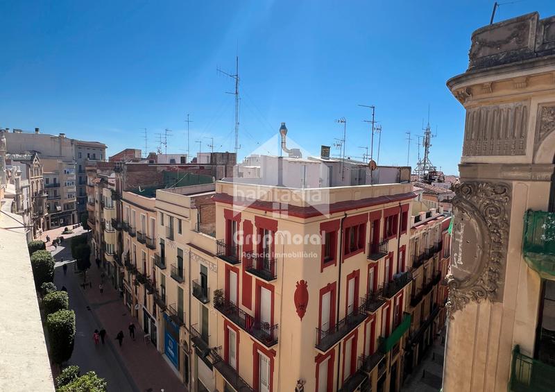 Foto b02c689c-d1d2-4e80-a4cc-8e7477b05c09. Dúplex a Centre Reus