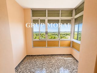 Appartement  Carrer sant pere. Amplio piso exterior con vistas despejadas en constantí