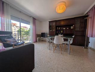 Lloguer Pis a Plaça de joan rebull 1. Piso de 4 habitaciones exclusivamente para estudiantes en la pla