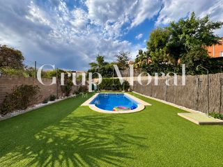 Casa aparellada a Carrer de Poboleda