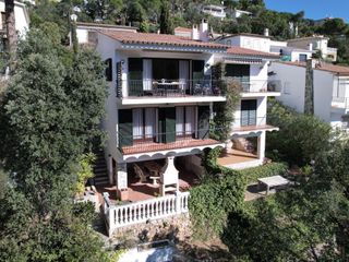 Casa adosada  De rosamar. Casa adosada a solo 300 metros de la playa con fantsticas vista
