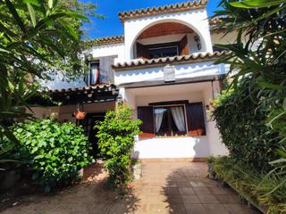 Casa adossada a Port d´Aro. Casa adosada con salida a amplia terrazaporche