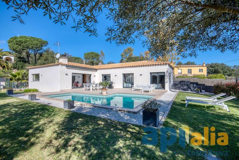 Foto 0eb0d297-94e7-4fbc-8200-e60f9a43ddcf. Casa amb calefacció aparcament piscina a Urbanitzacions Platja d´Aro
