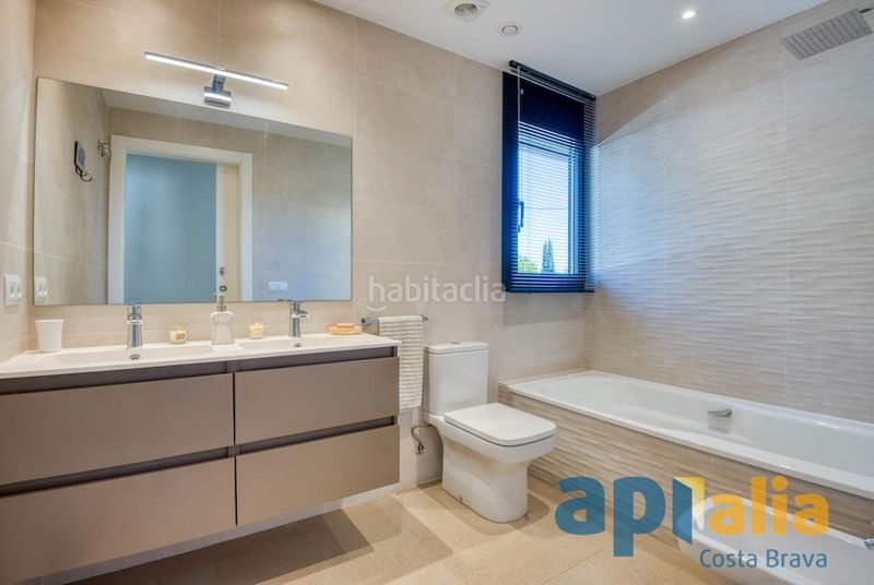 Foto 1551f30a-0b51-4500-8d35-4b2e7070f838. Casa amb calefacció aparcament piscina a Urbanitzacions Platja d´Aro