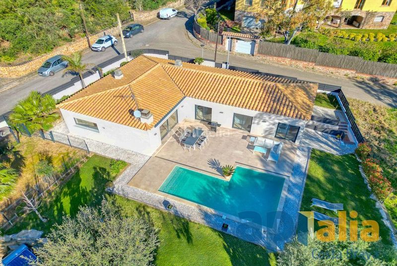 Foto 839b1ff7-c88c-46bb-b5fe-9c2e8b20f6e6. Casa amb calefacció aparcament piscina a Urbanitzacions Platja d´Aro