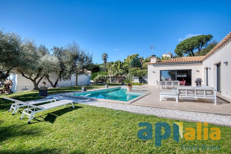 Foto d935e7a4-eb1e-4366-a49f-0660aa85e500. Casa amb calefacció aparcament piscina a Urbanitzacions Platja d´Aro