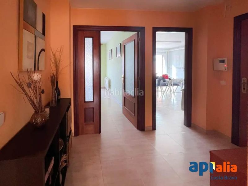 Foto c6e4f40a-1873-425e-9e5c-76df21c33968. Apartament amb calefacció aparcament a Eixample Sant Feliu de Guíxols