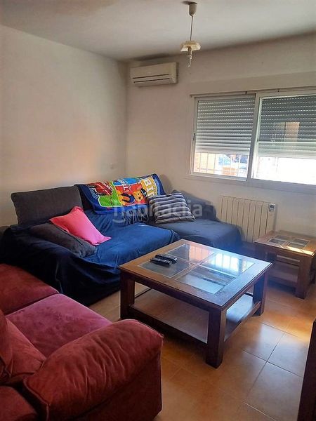 Foto 638810fa-ff43-4694-b346-e3974803f2c7. Maison jumelée avec chauffage parking dans Recas