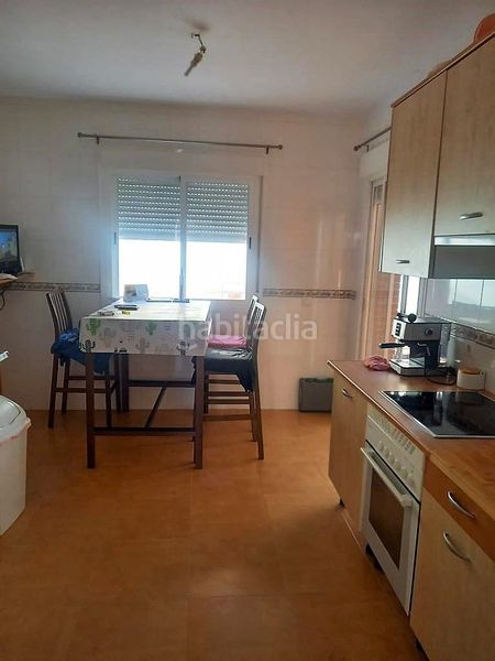 Foto d273181c-4ba0-4c9d-b7b7-ccd1d9fec9cf. Maison jumelée avec chauffage parking dans Recas