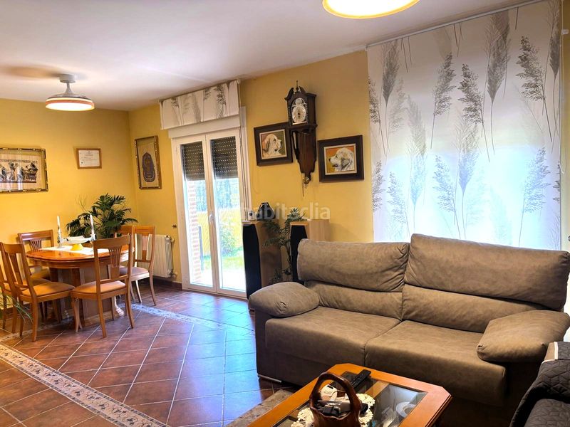 Foto 80f50f98-4ac2-43bd-befb-144f3df26196. Chalet con riscaldamento in Humanes de Madrid