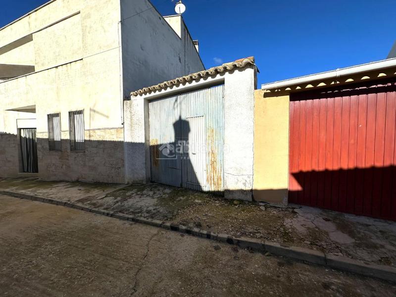 Foto a7cb736f-efb9-4475-9305-dd71501bf221. Doppelhaus mit parking in Fuentenovilla