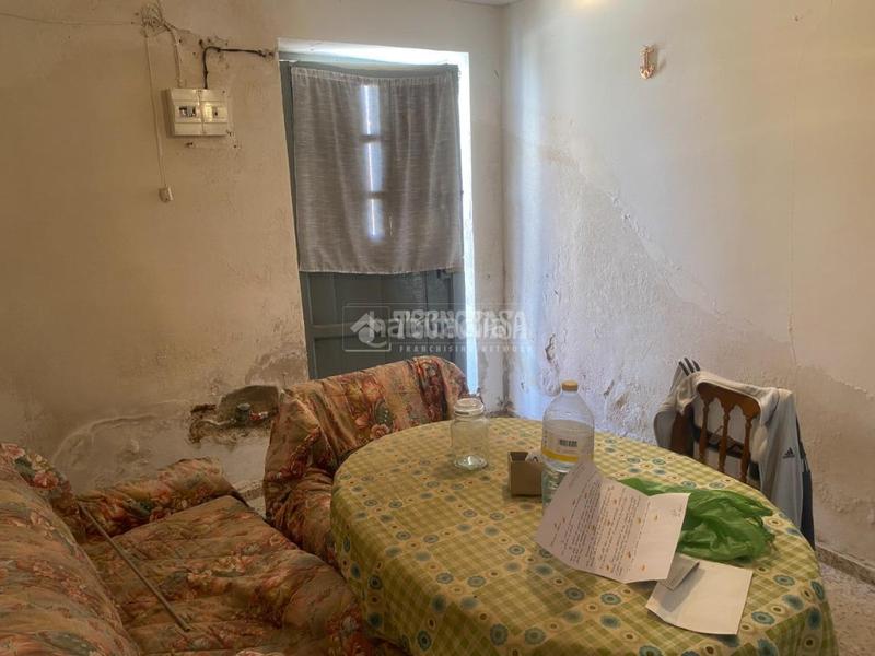 Foto eb83bd46-933b-4e44-8d6f-0911198c752f. Doppelhaus mit parking in Fuentenovilla