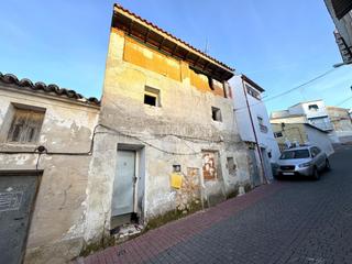 Maison jumelée à Mondéjar. Casa en venta en mondéjar