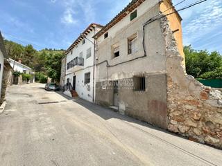 Maison jumelée à Hontoba. Casa en venta en hontoba