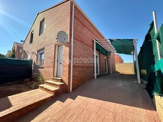 Maison jumelée à Pioz. Casa en venta en pioz