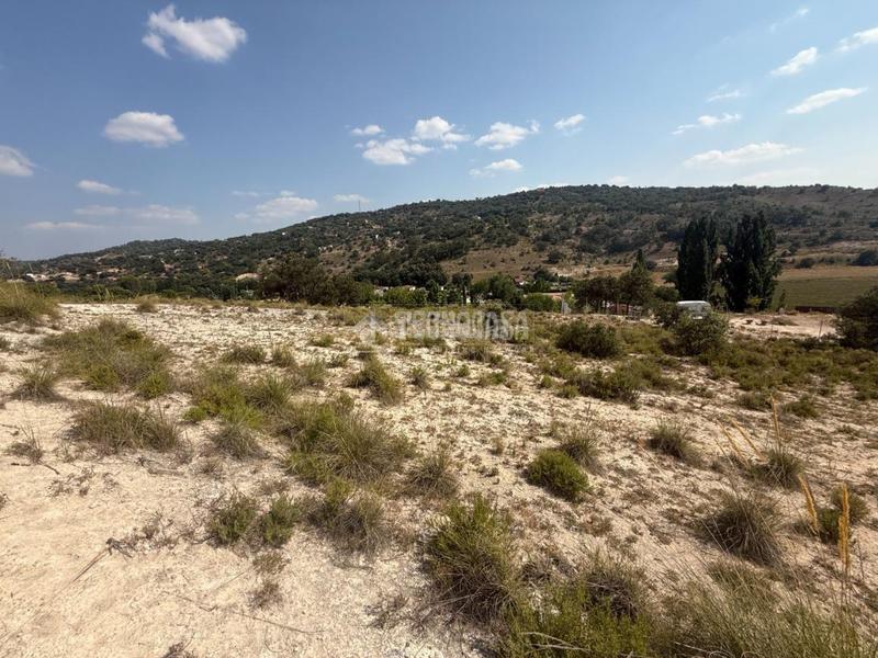 Foto b4cc90c0-546b-4a26-96a1-75f5563e2627. Terreno residenziale in Hontoba