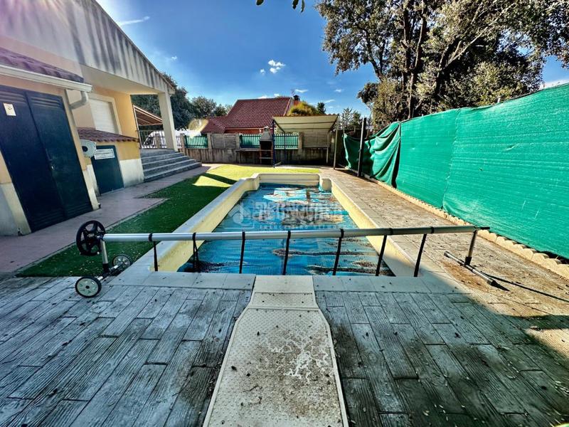 Foto 6d761b3b-bbd8-4dc2-863d-6329427a57c9. House with heating parking in Pioz