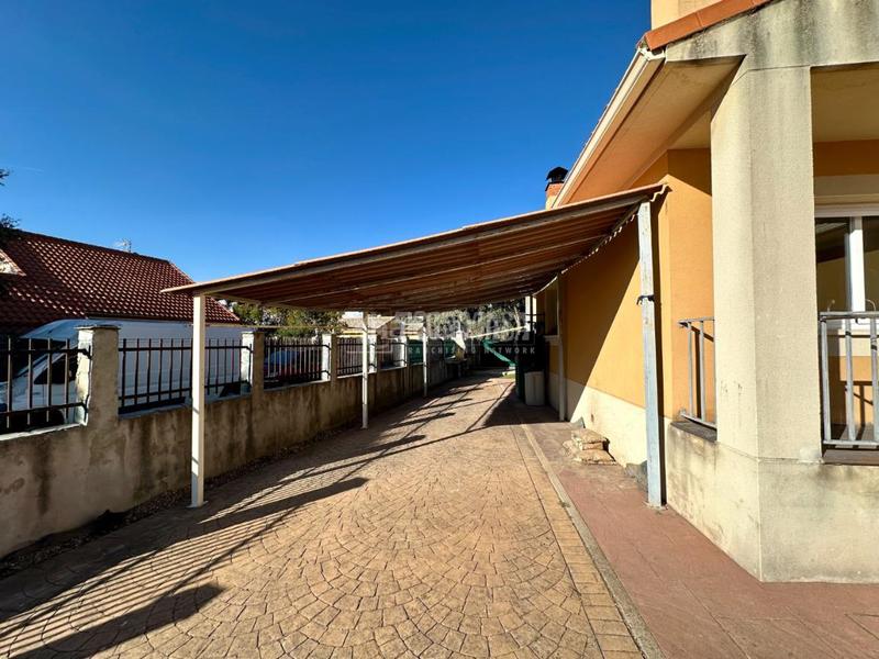 Foto e5cdca17-f28d-44ec-9679-ab5613e8c4ad. House with heating parking in Pioz