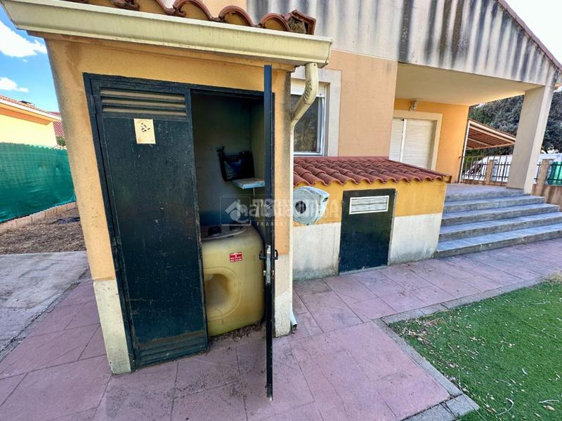 Foto fdc9cb57-dd62-4eb3-9f11-84b78571bc4e. House with heating parking in Pioz