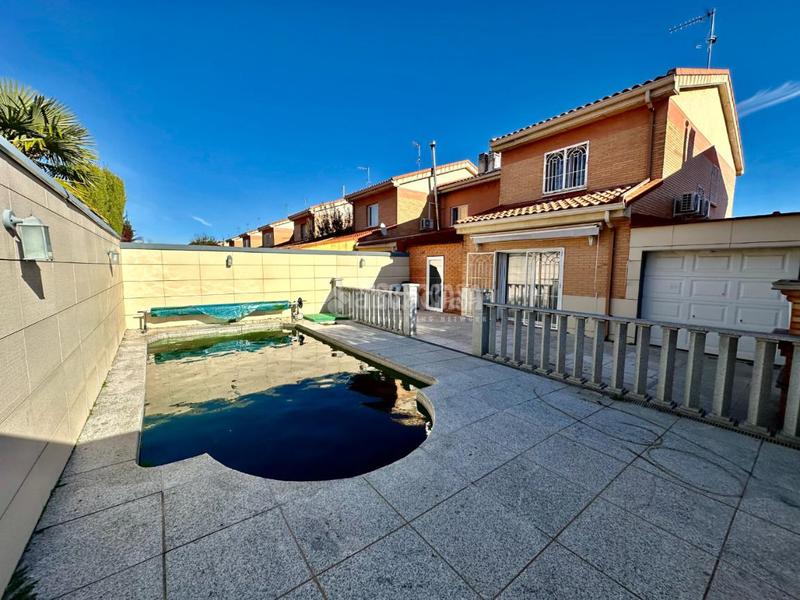 Foto 31384718-4b29-4901-837e-ce35141db4ad. Casa aparellada amb calefacció aparcament a Pozo de Guadalajara