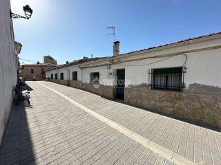 Casa aparellada a Pozo de Guadalajara. Casa en venta en pozo de guadalajara