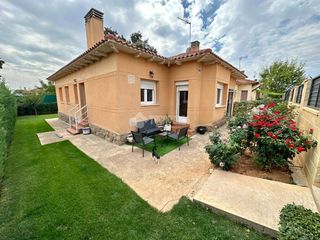 House in Loranca de Tajuña. Casa en venta en loranca de tajuña