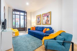 Lloguer Pis  De la magdalena. Coqueto piso con terraza en antón martín
