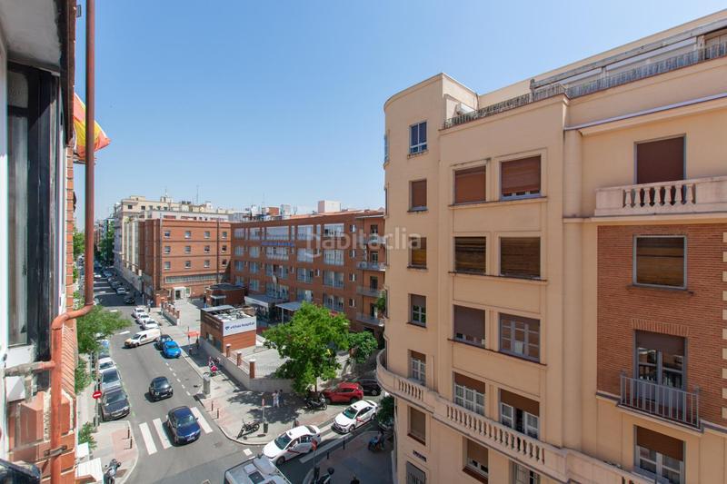 Foto 2cdaf6ca-aa54-4c57-b627-fa959d2f72d2. Piso quinto exterior con dos terrazas en pleno Almagro en Madrid
