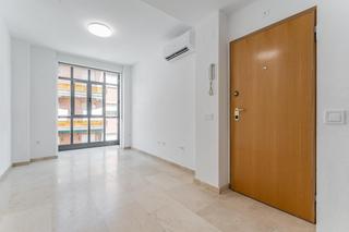 Lloguer Pis  De vicente camarón. Coqueto piso con garaje en puerta del angel