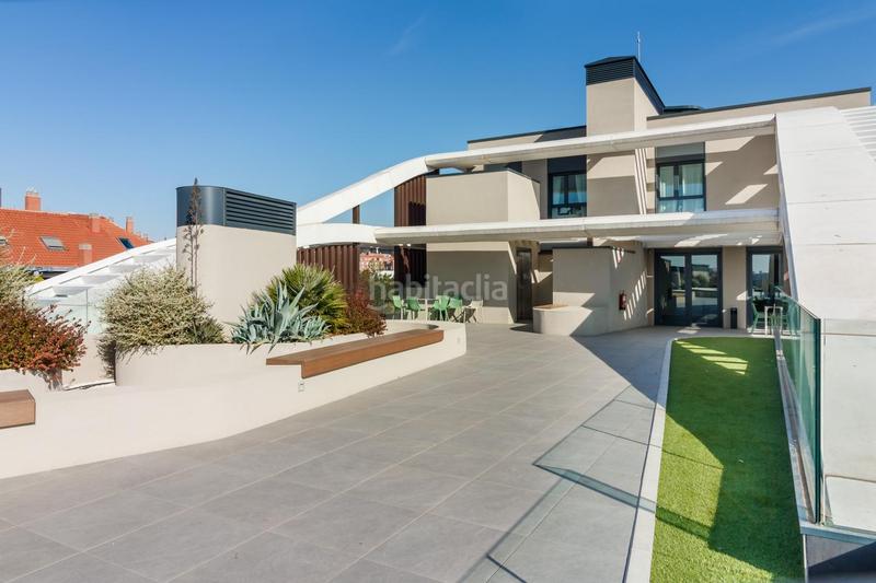 Foto e36ba648-a4b6-49f0-9b9d-1adf37c75376. Alquiler piso elegante piso con spa, piscina, gimnasio y rooftop en Madrid
