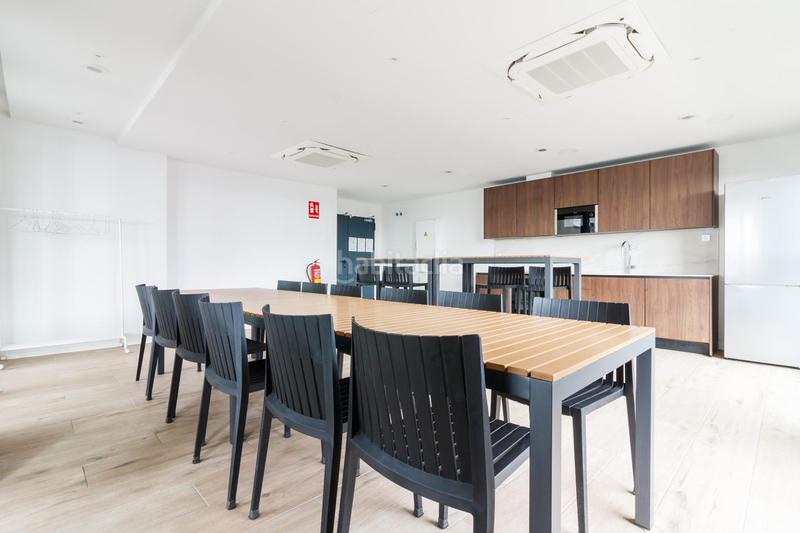 Foto 09bc6f9f-583c-4ab4-af7e-cd514f98ab3d. Location appartement avec chauffage parking piscine dans Madrid