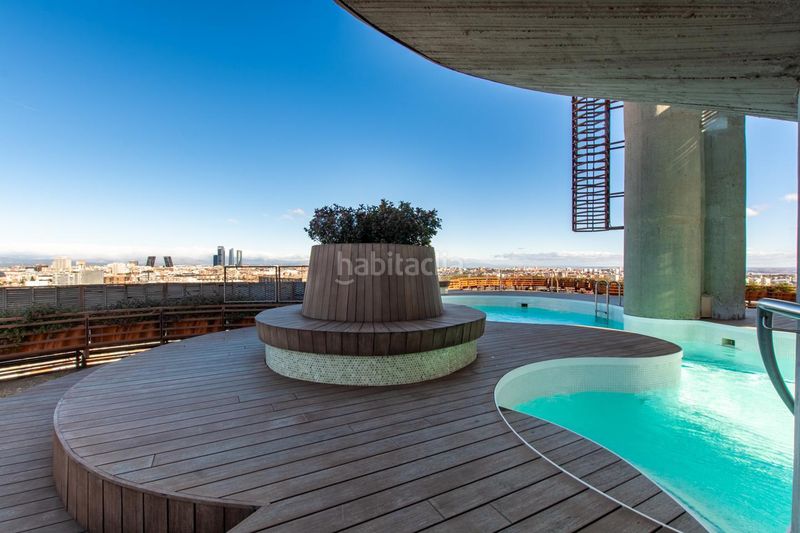Foto 116c9f6d-9033-4c79-a39a-510f4da08025. Pis amb calefacció aparcament piscina a Guindalera Madrid