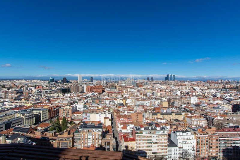 Foto a43b06cd-4f8f-481b-a1df-87f4bde4a9ba. Pis amb calefacció aparcament piscina a Guindalera Madrid