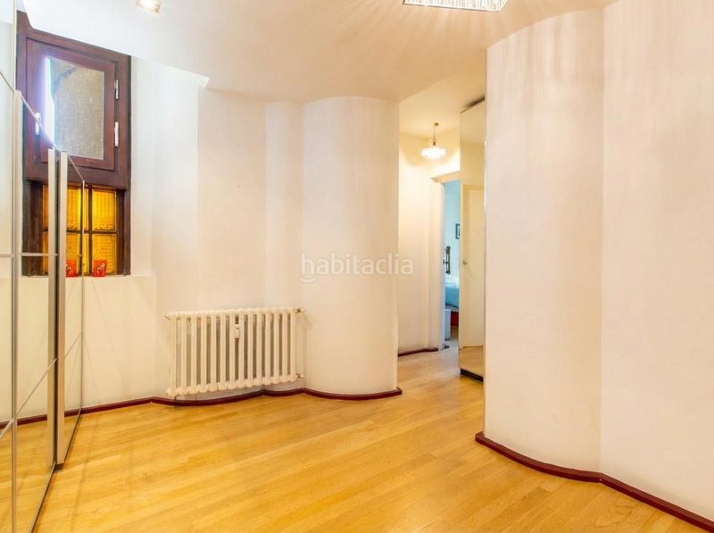 Foto bdaa1252-91e5-4799-aa63-9c28dfefb6b1. Pis amb calefacció aparcament piscina a Guindalera Madrid