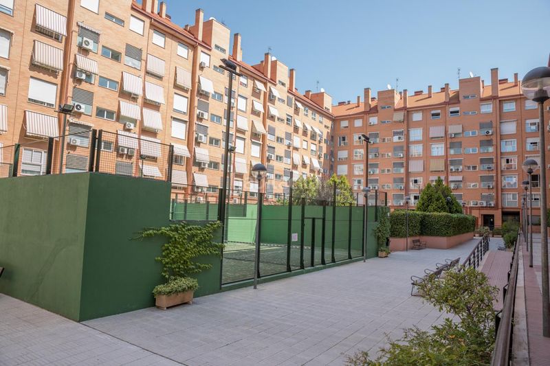 Foto 3de02a1e-7745-4365-8fb5-0c797eb919e4. Lloguer àtic amb calefacció aparcament piscina a Madrid