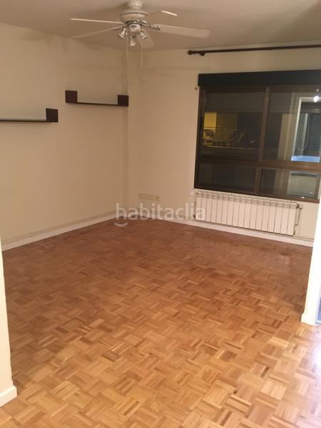 Foto dc0b7908-737c-4322-a6c7-7b3063a5961f. Alquiler apartamento en Valdeacederas Madrid