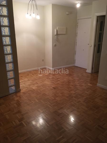 Foto f3075bff-37a5-4b39-bb34-3db60886df25. Alquiler apartamento en Valdeacederas Madrid