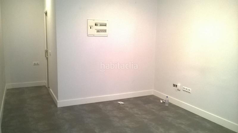 Foto d6a1091e-050e-41a7-828a-7c7731629d42. Loft amb xemeneia calefacció a Valdeacederas Madrid