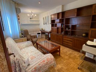 Etagenwohnung in Calle de nicolás usera 63