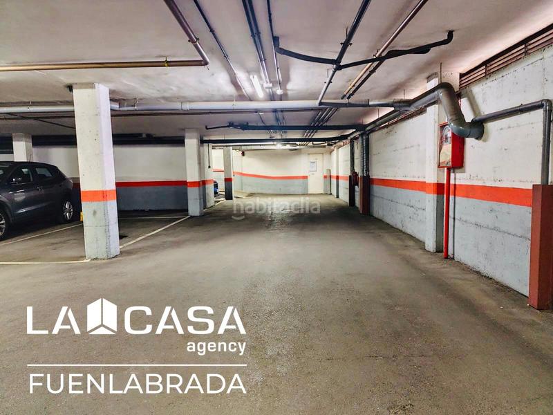 Foto 7e9fbd1d-617e-49a3-abde-033165c1775f. Autoparkplatz in Centro Fuenlabrada