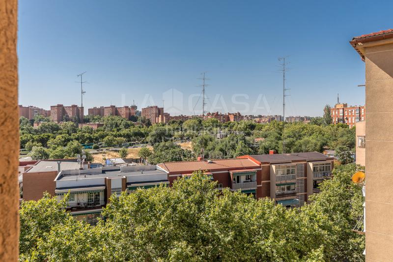 Foto af4bad95-7fa4-44ed-ab7f-04482d5a7a3a. Etagenwohnung mit heizung in Simancas Madrid