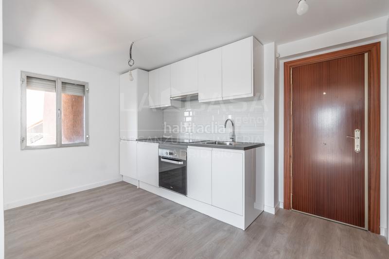 Foto c82cb47b-8f98-46c2-940c-c01ba5b723c1. Etagenwohnung mit heizung in Simancas Madrid