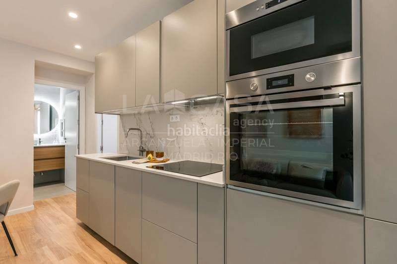 Foto d45dc180-82f3-4b51-bbf8-03ed1f198c4a. Piso  en venta en paseo de la castellana, en Nueva España Madrid