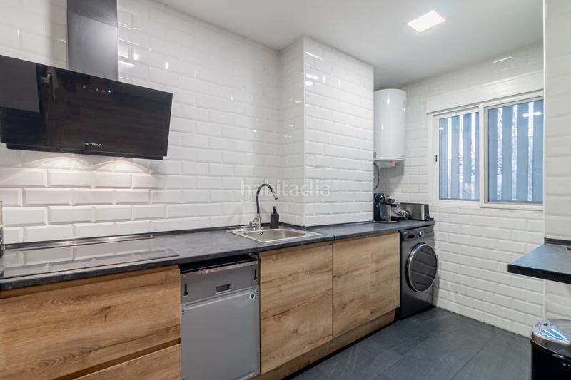 Foto 230d365f-9f2b-4611-aba7-bd99753ffd36. Pis amb calefacció a Lucero Madrid