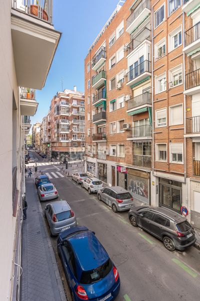 Foto 34d7d5a2-bc6a-4d18-9d38-4daf27739889. Pis a calle linneo 20 a Imperial Madrid